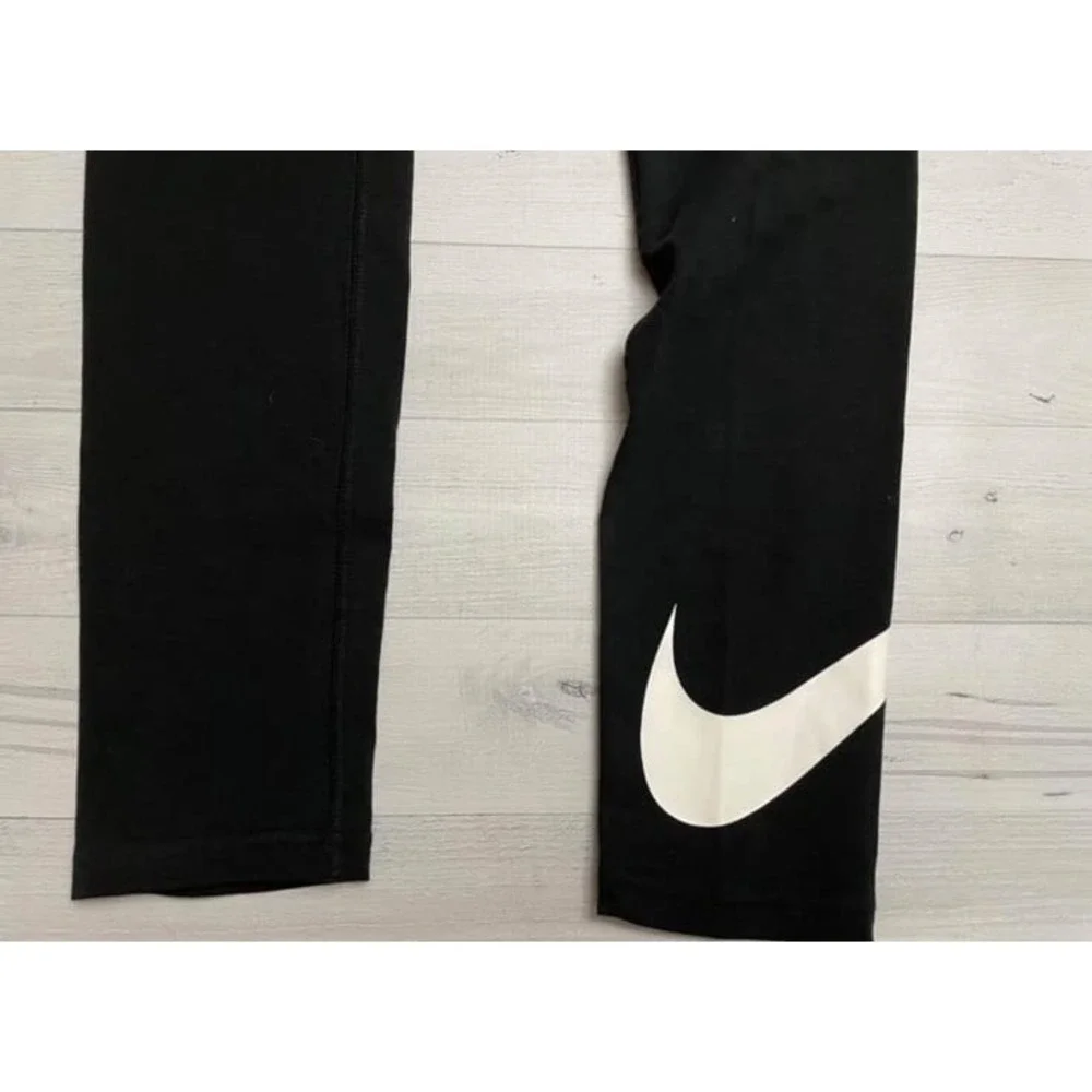 Nike girls black swoosh leggings tight fit youth XL‎ NEW